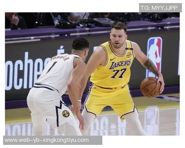 里夫斯盛赞东契奇为最爱队友东契奇幽默回应称其太幼稚不喜欢 里夫斯盛赞东契奇为最爱队友东契奇幽默回应称其太幼稚不喜欢