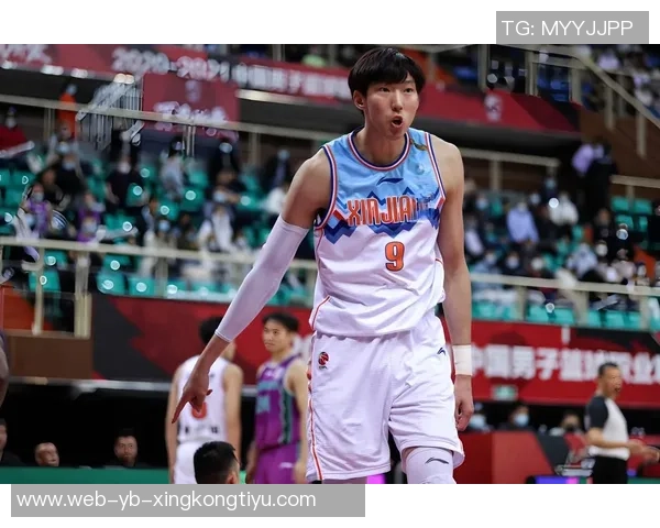 周琦表现惊艳豪华两双助力球队赢得比赛展现超强统治力 周琦表现惊艳豪华两双助力球队赢得比赛展现超强统治力